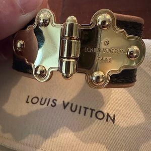 LOUIS VUITTON ~ Save It Bracelet